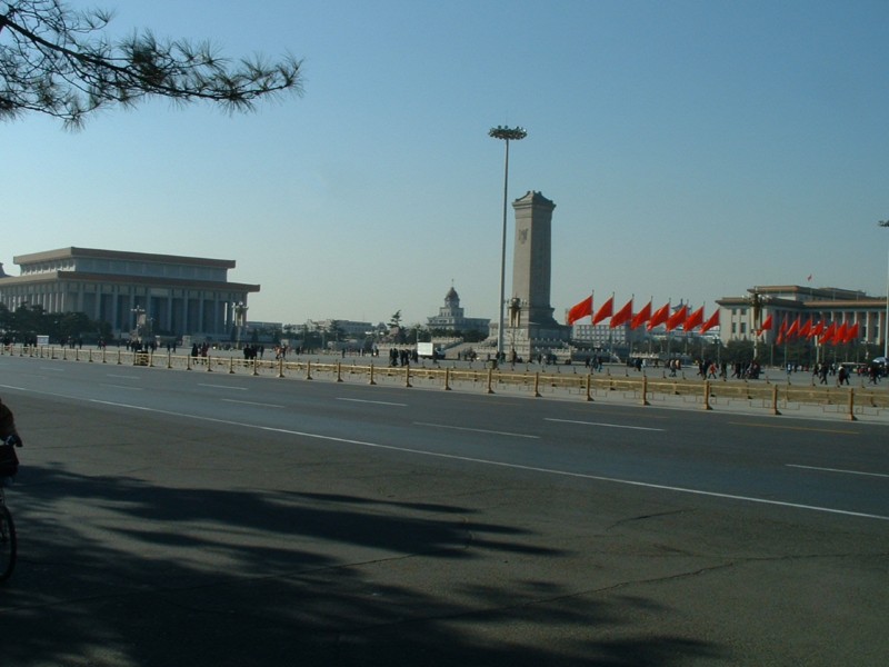 2002_0122_200144.jpg - Tiananmen Square