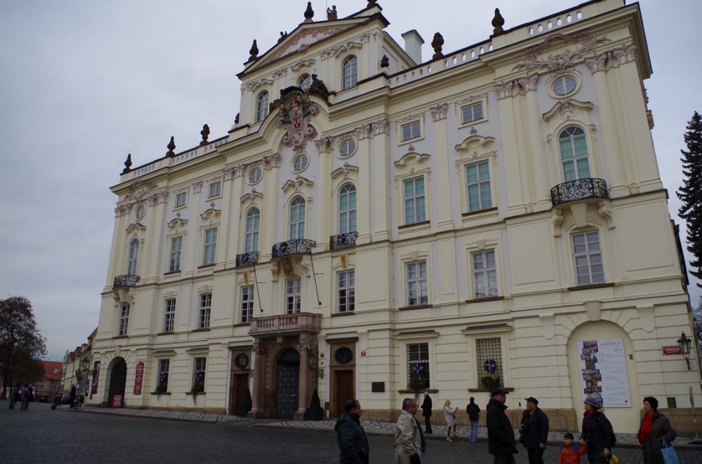 2014_1204_114901.jpg - in front of Prague Castle complex