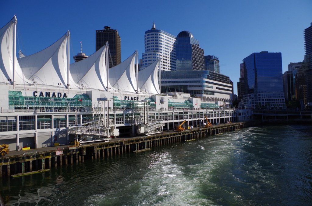 2016_0529_175055.JPG - Vancouver Canada Place